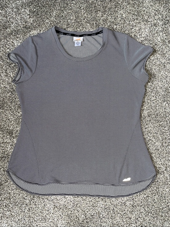 Avia Tops - Avia Women’s Gray Short Sleeve Athletic Tee. Size Large